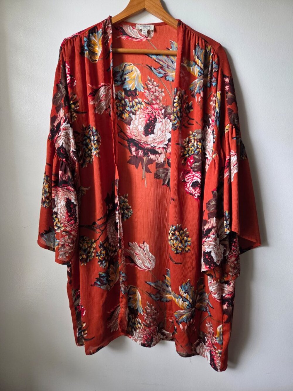 EUC UMGEE BOHO RED ORANGE FLORAL FLOWY WIDE SLEEVES KIMONO TOP SIZE M/L